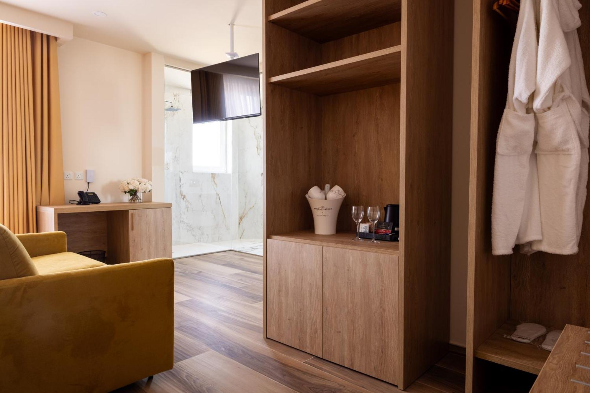 C'Est La Vie Boutik Swieqi Is-Swieqi エクステリア 写真