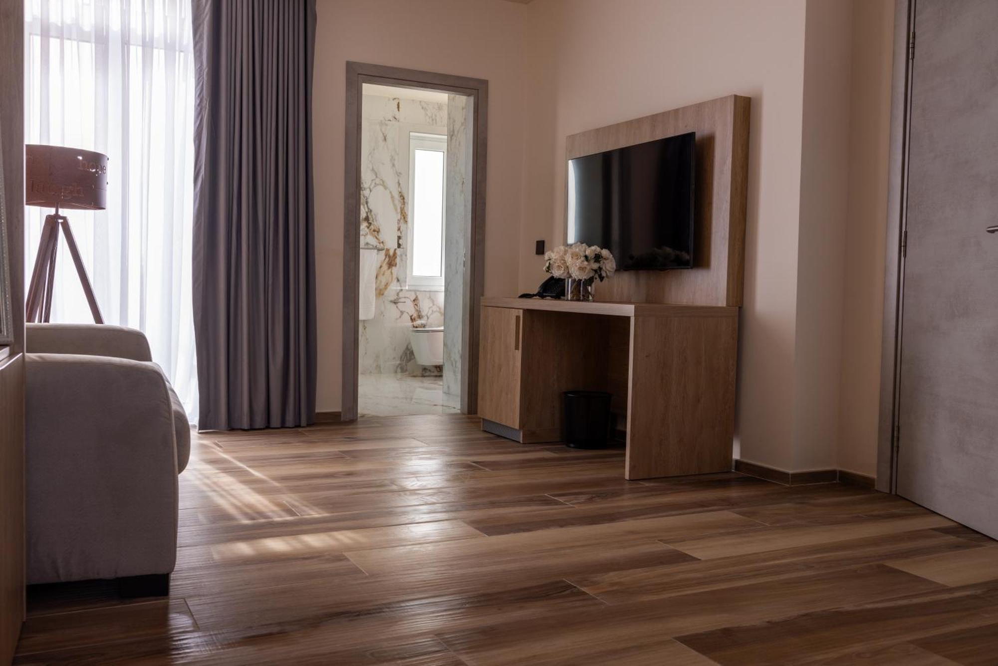 C'Est La Vie Boutik Swieqi Is-Swieqi エクステリア 写真